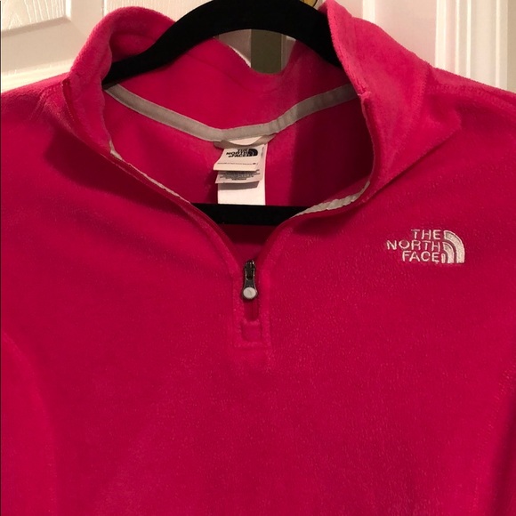 The North Face Pink Women’s Fleece Pullover - Picture 2 of 4